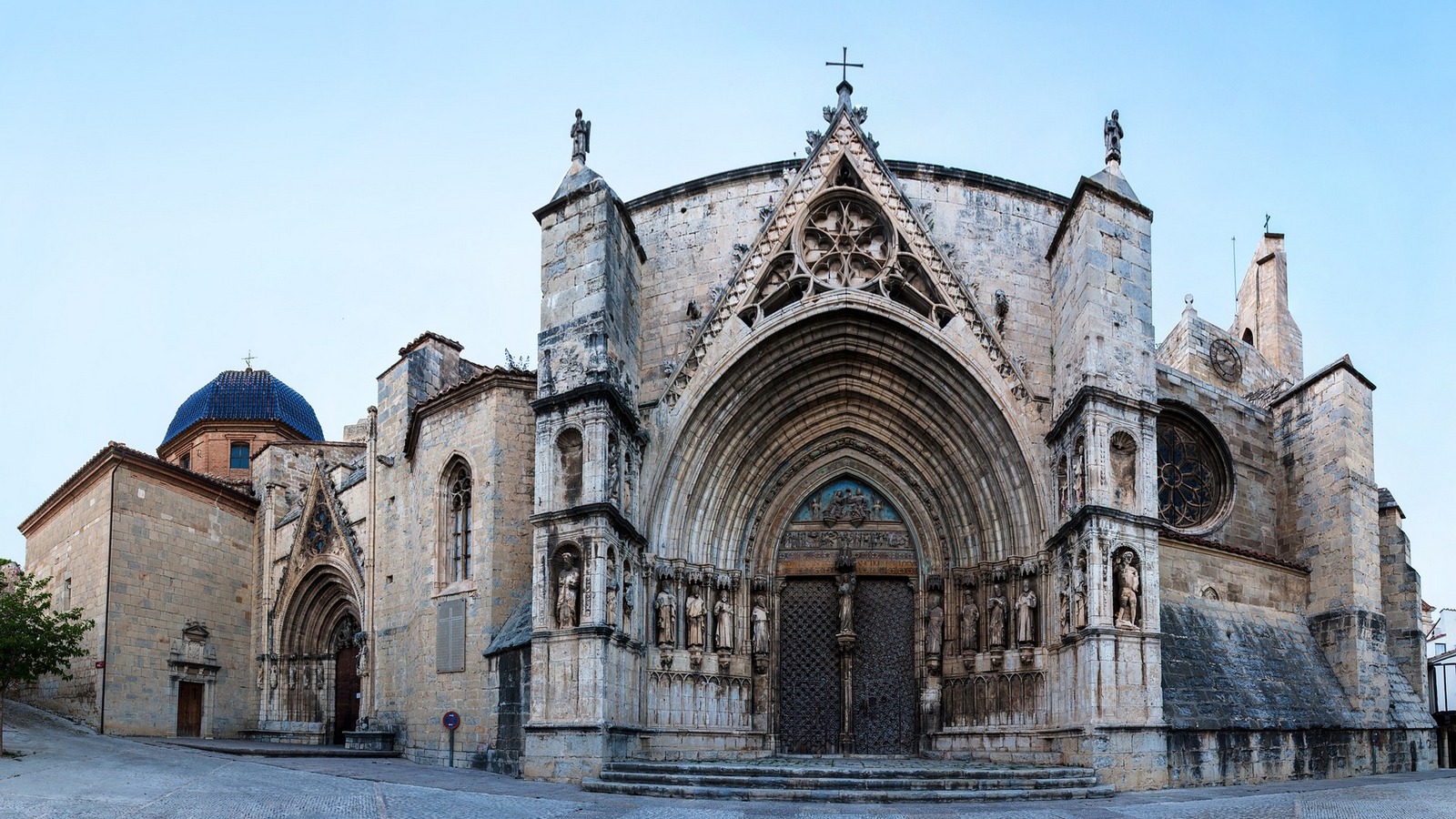 Iglesia de Santa María Naranco en Oviedo