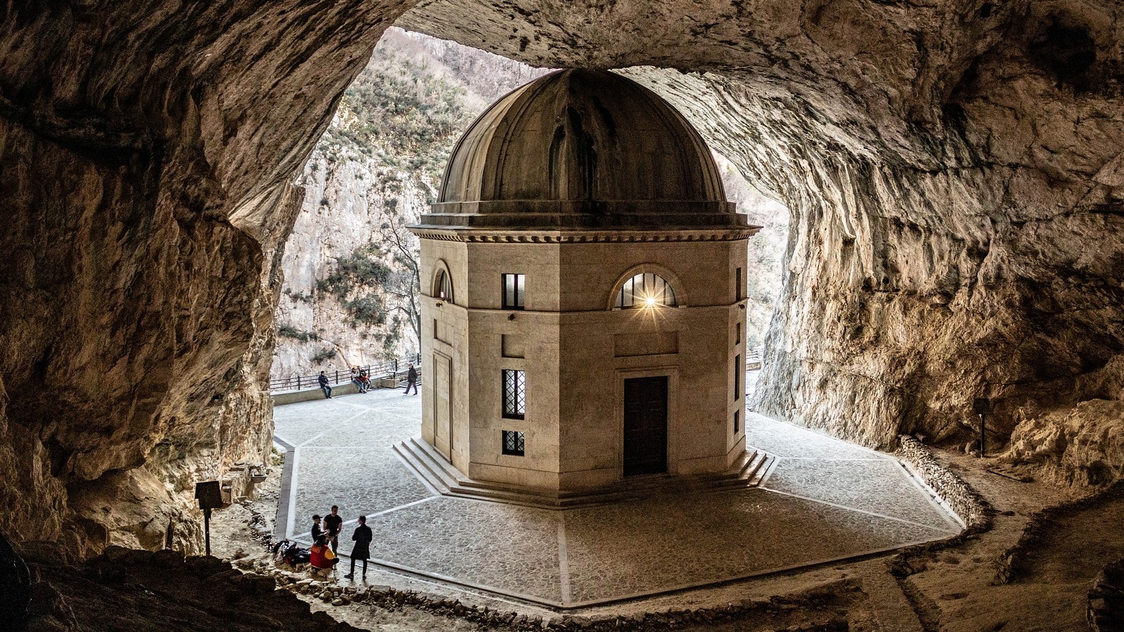 Templo de Isidro de Sevilla en León